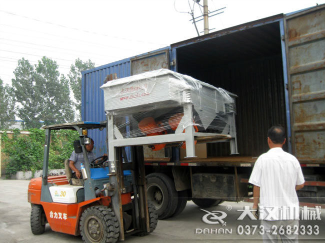 紅薯粉直線振動(dòng)篩 紅薯粉直線振動(dòng)篩