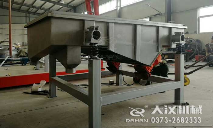 大型直線振動(dòng)篩 大型直線振動(dòng)篩